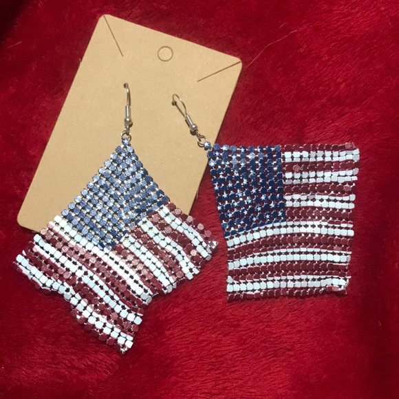 Dangling American flag slinky new in package earrings - Picture 2 of 7